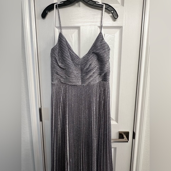 NWT $695 Halston Maycee Pleated Shimmer Jersey Gown Amethyst 10 - Picture 9 of 11